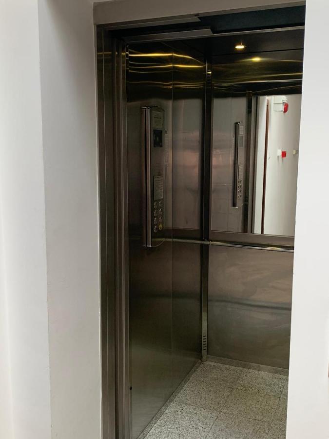 Centru Unirii Luxury Vip Apartament 2 Camere 98 Mp ! Parcare Subterana Privata Incalzita Iarna Si Climatizata Vara Doar Cu Rezervare In Limita Locurilor Disponibile ! Proprietate In Regim Hoteliep - Nu Are Bucatarie ! Bucharest Exterior photo